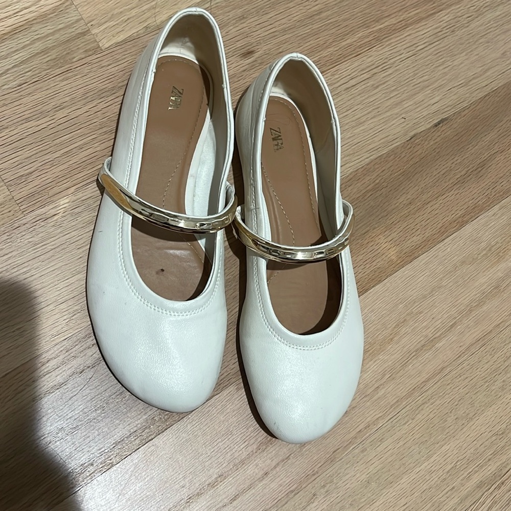 Zara Flat shoes